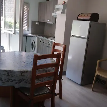 Apartment Cap D'agde -t2 Proche Du Port *